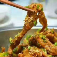 东平县杨大师鸭爪爪特色火锅店